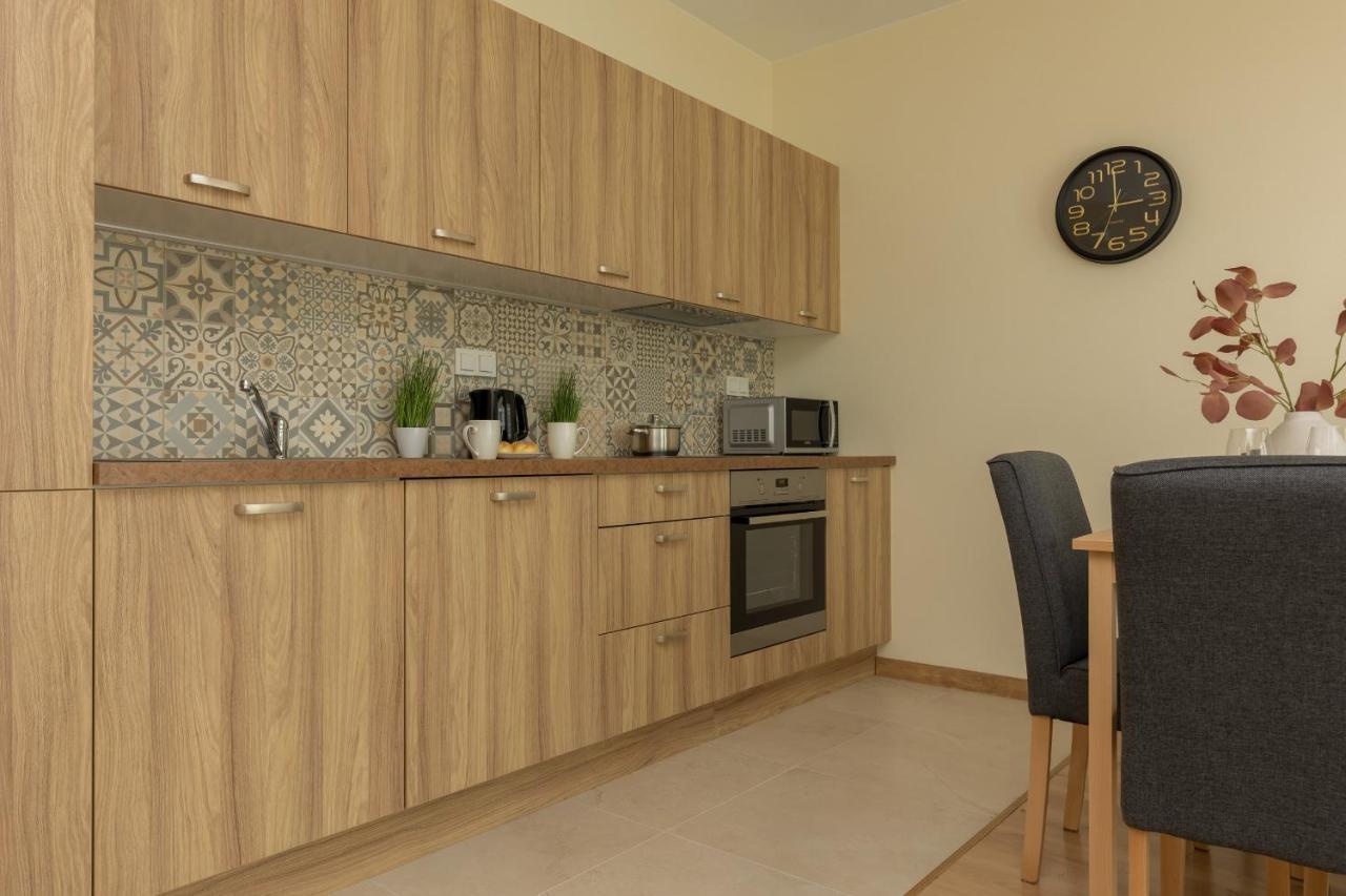 Cosy Apartment Bialej Floty With Parking By Noclegi Renters Varsovie Extérieur photo