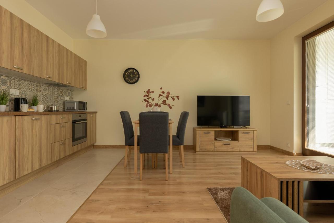 Cosy Apartment Bialej Floty With Parking By Noclegi Renters Varsovie Extérieur photo