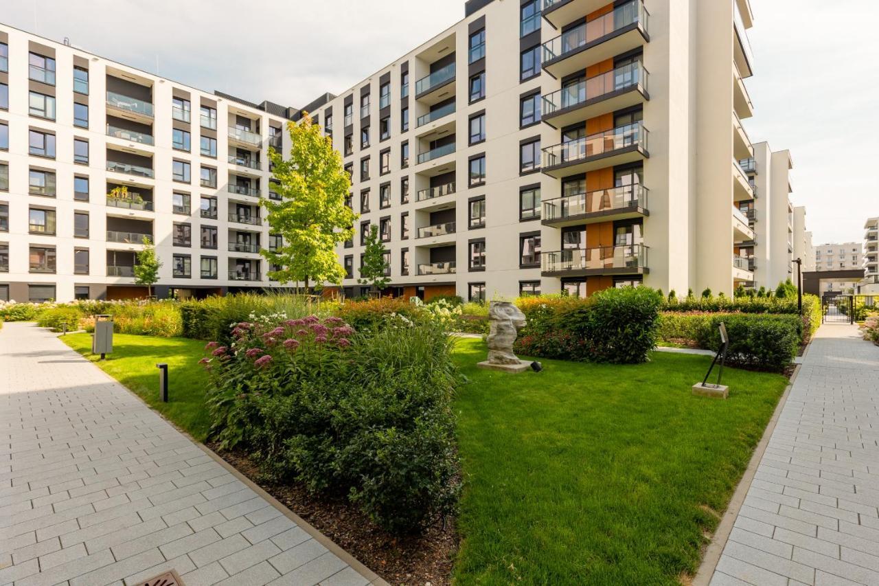 Cosy Apartment Bialej Floty With Parking By Noclegi Renters Varsovie Extérieur photo