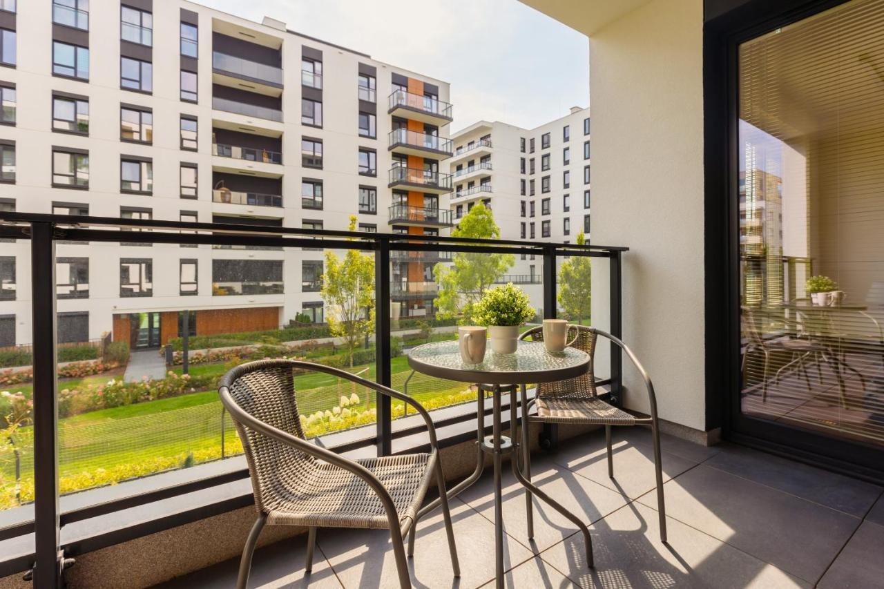 Cosy Apartment Bialej Floty With Parking By Noclegi Renters Varsovie Extérieur photo